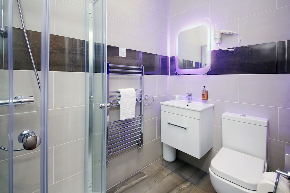 Imperial Guest House 44/46