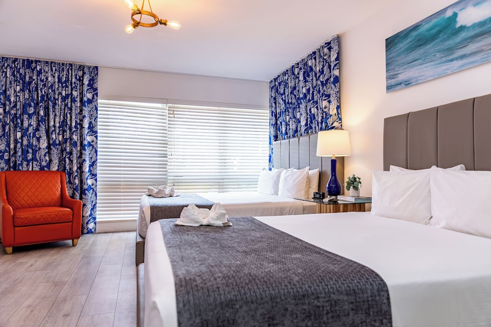 Beachside All Suites Hotel 9/38