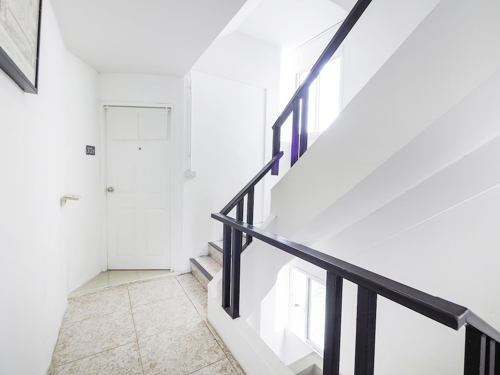 OYO 983 The Private Hotel 写真4