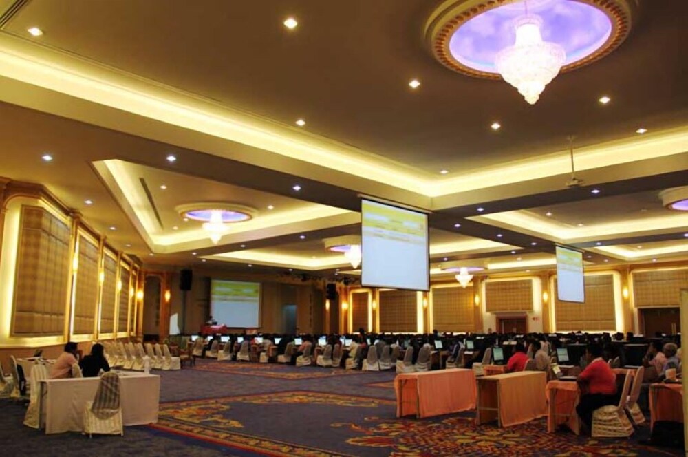 Thepnakorn Hotel 44/48