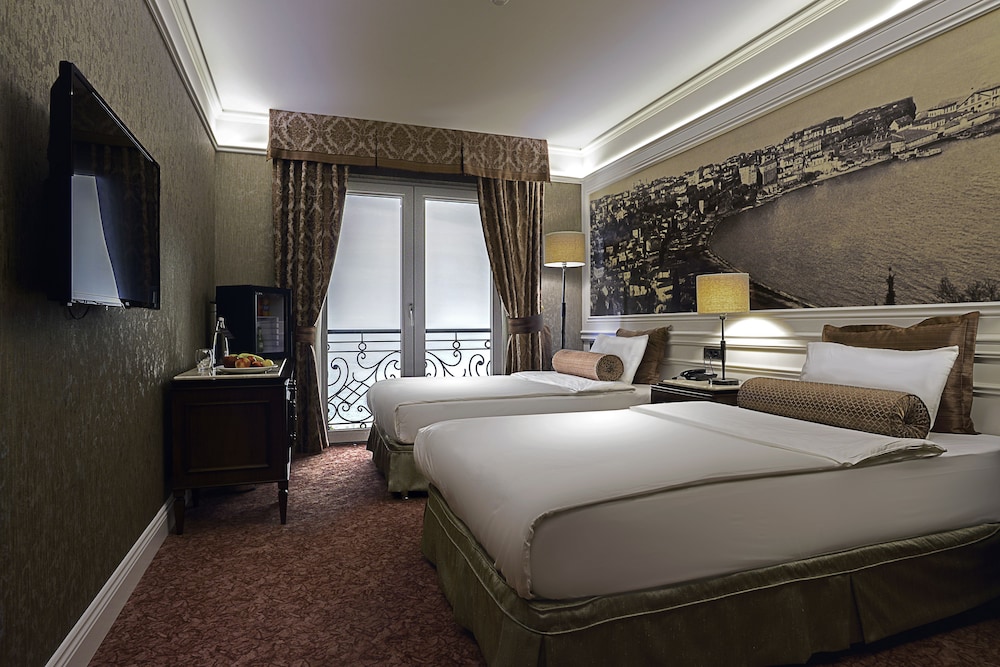 Mell Hotel 32/57
