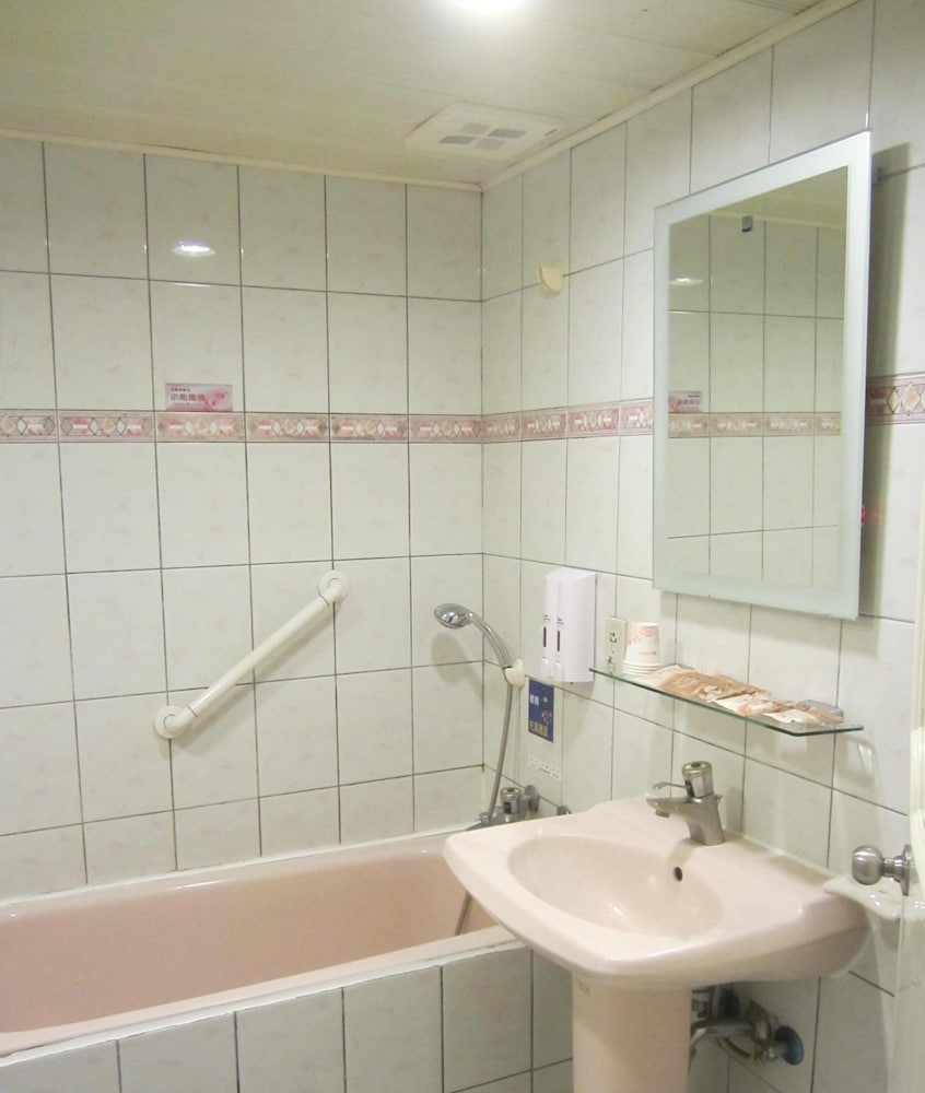 Sin Fu Business Hotel 8/37