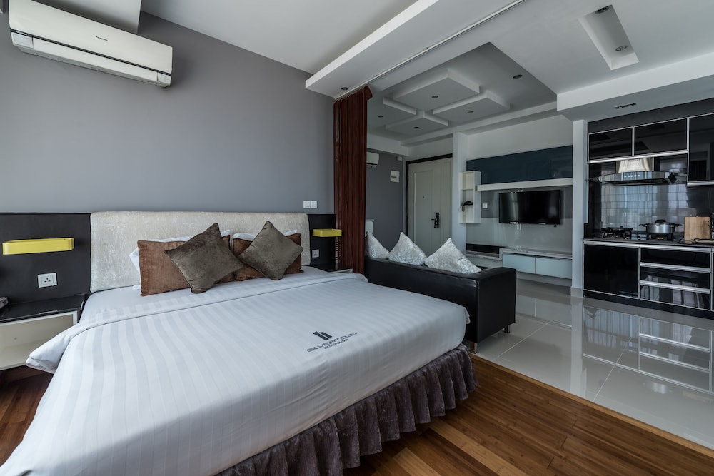 Naki Suites At Silvertown 7/49