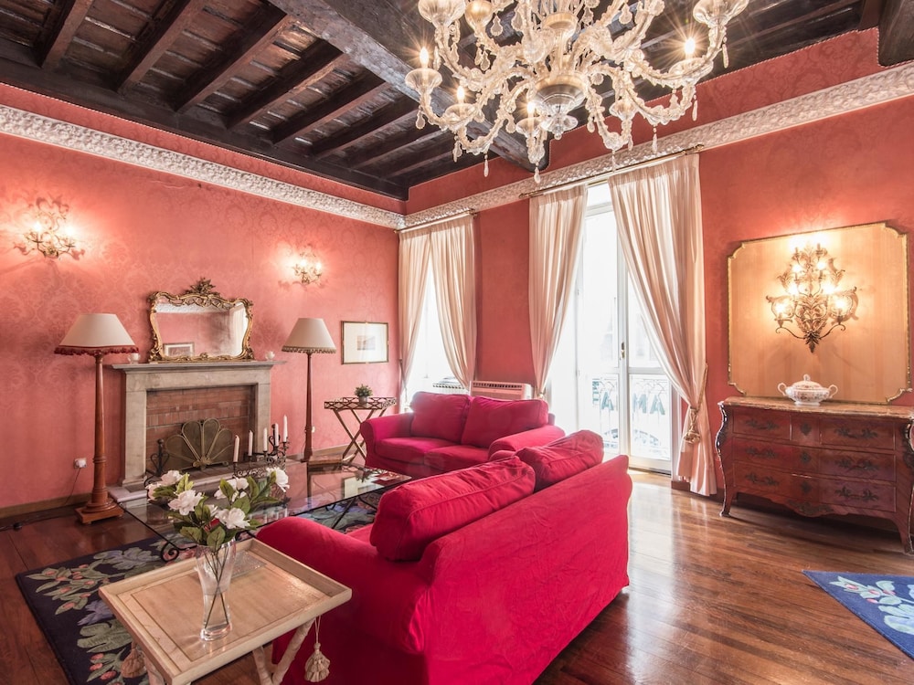 RSH Spanish Steps Luxury Apartment 24/44