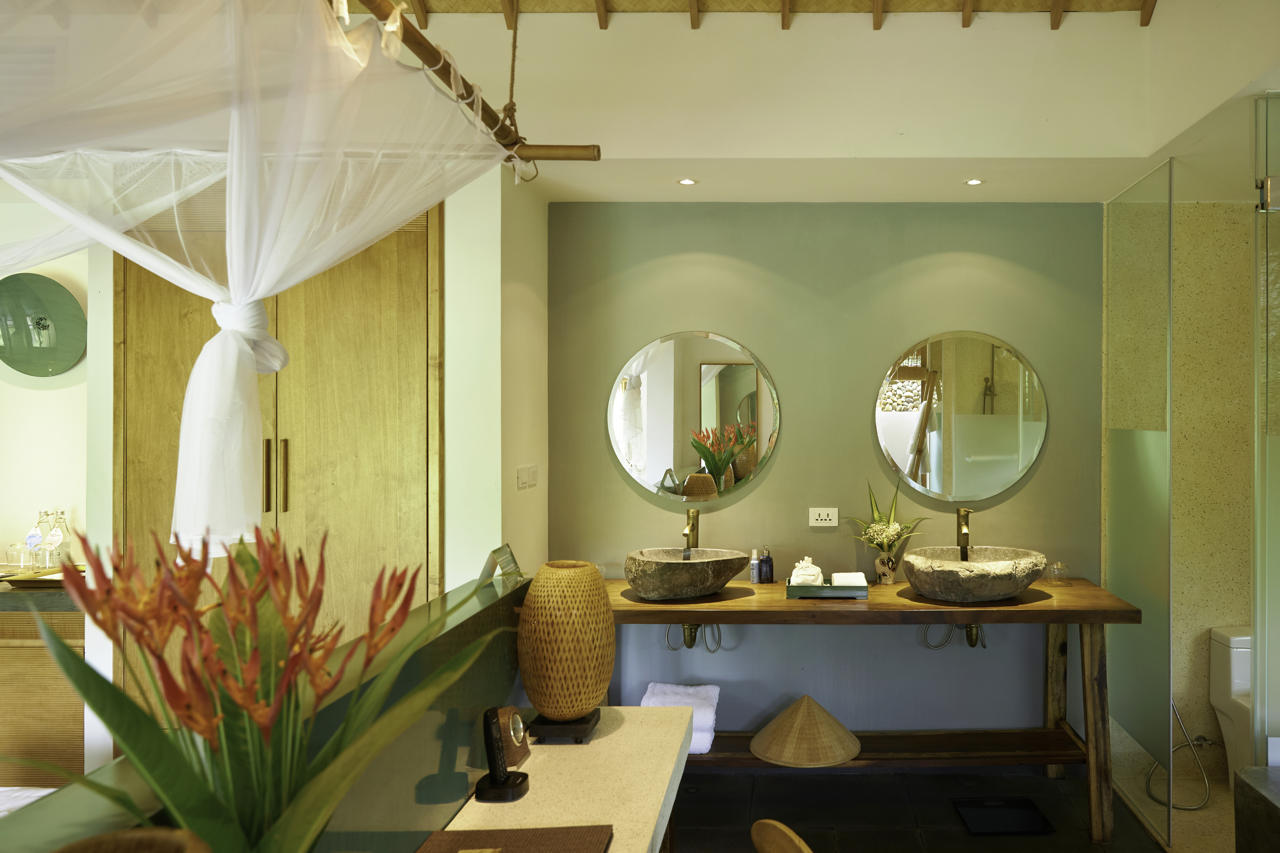 Lobby at Alba Wellness Valley by Fusion, Phong Dien