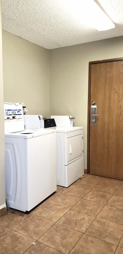 Econo Lodge San Antonio Near SeaWorld - Medical Center 8/40