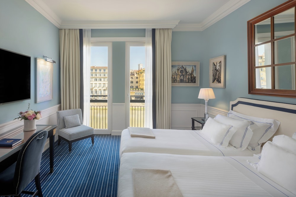 PREMIUM, RIVER VIEW