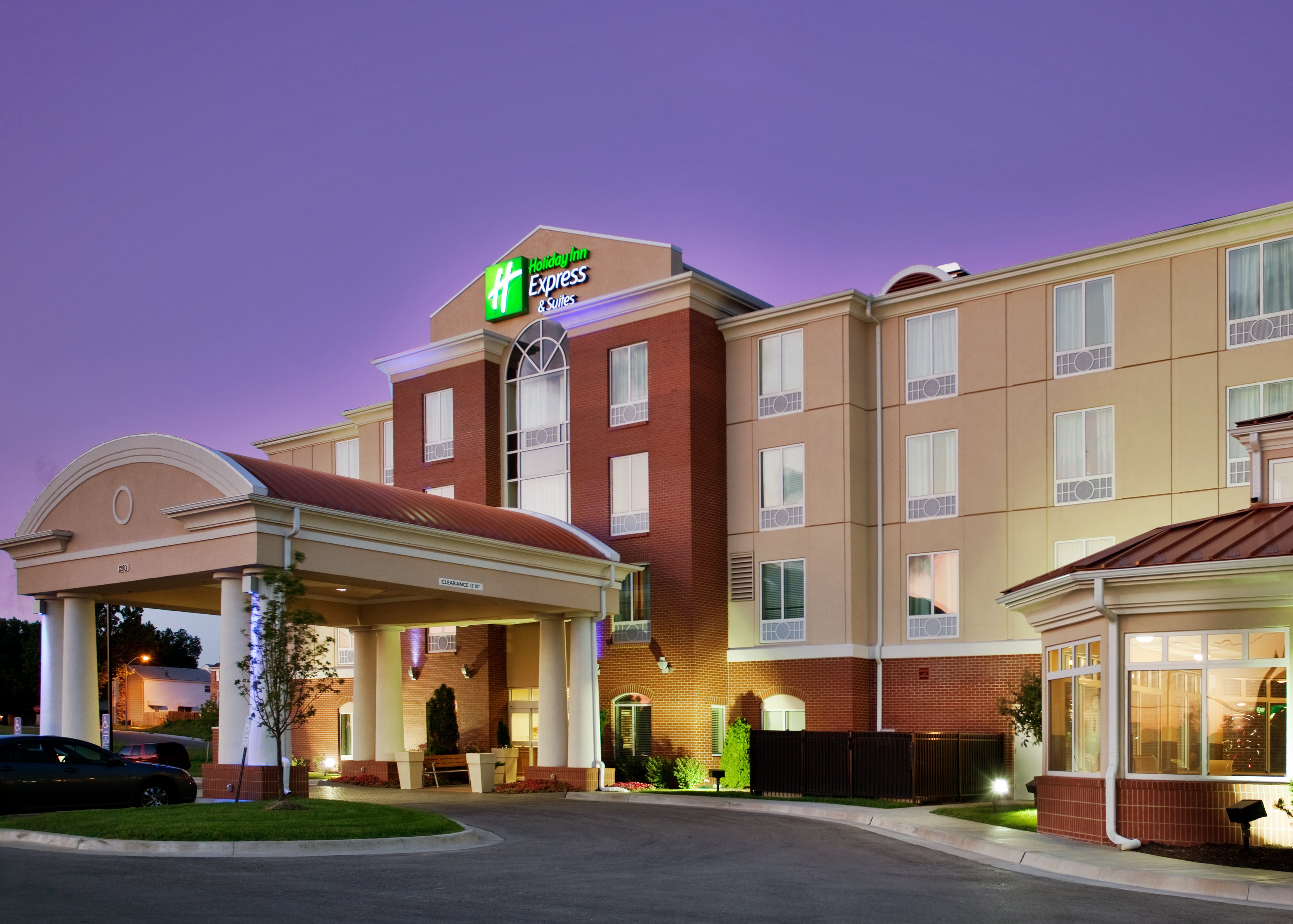 Holiday Inn Express Hotel And Suites Kansas City Grandview 63/64