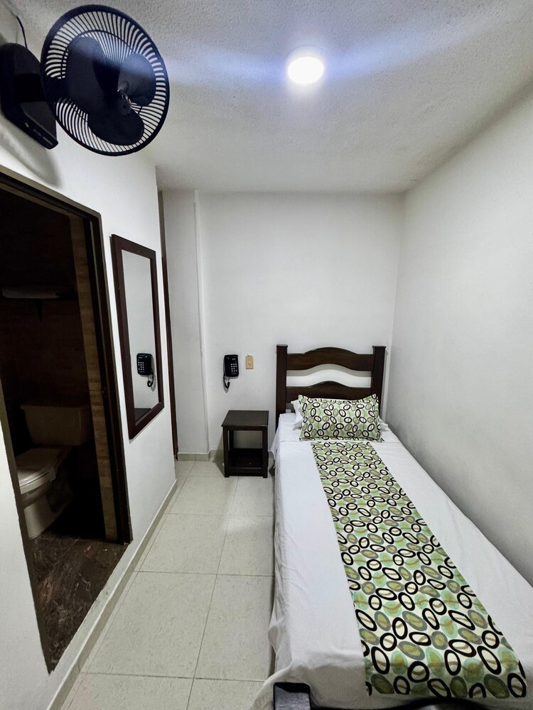Economy, Single Bed