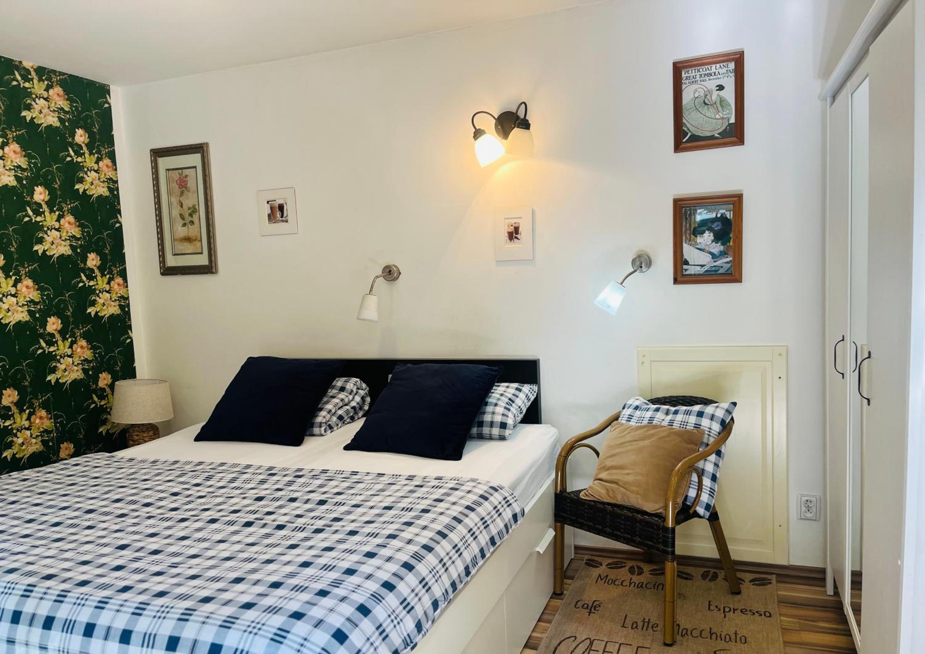 Hotel Clochard 17/56
