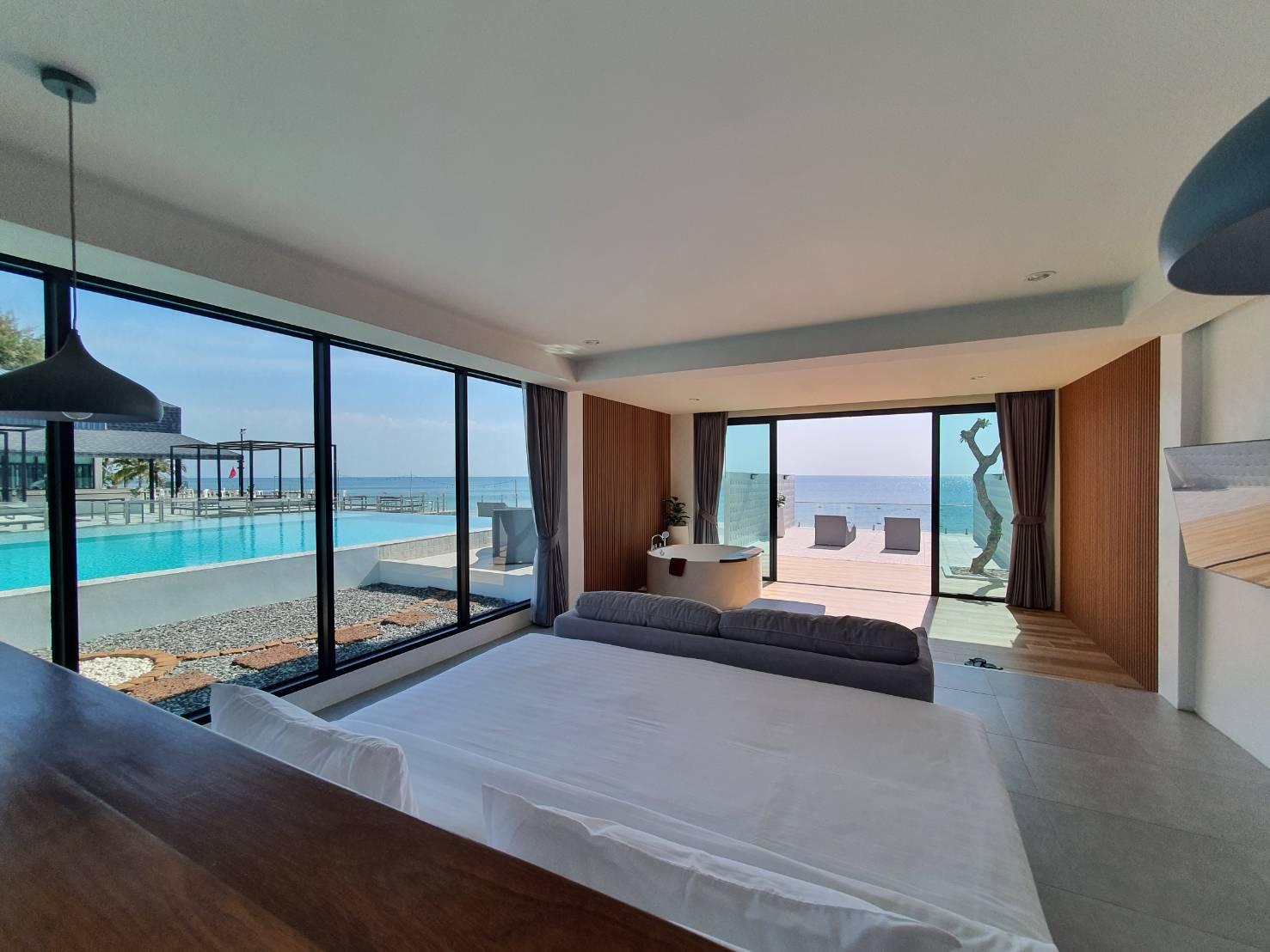 Pool, Premium, Deluxe, Suite, King Bed, Ocean Front