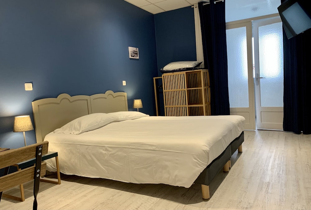 Hotel du petit baigneur 16/50