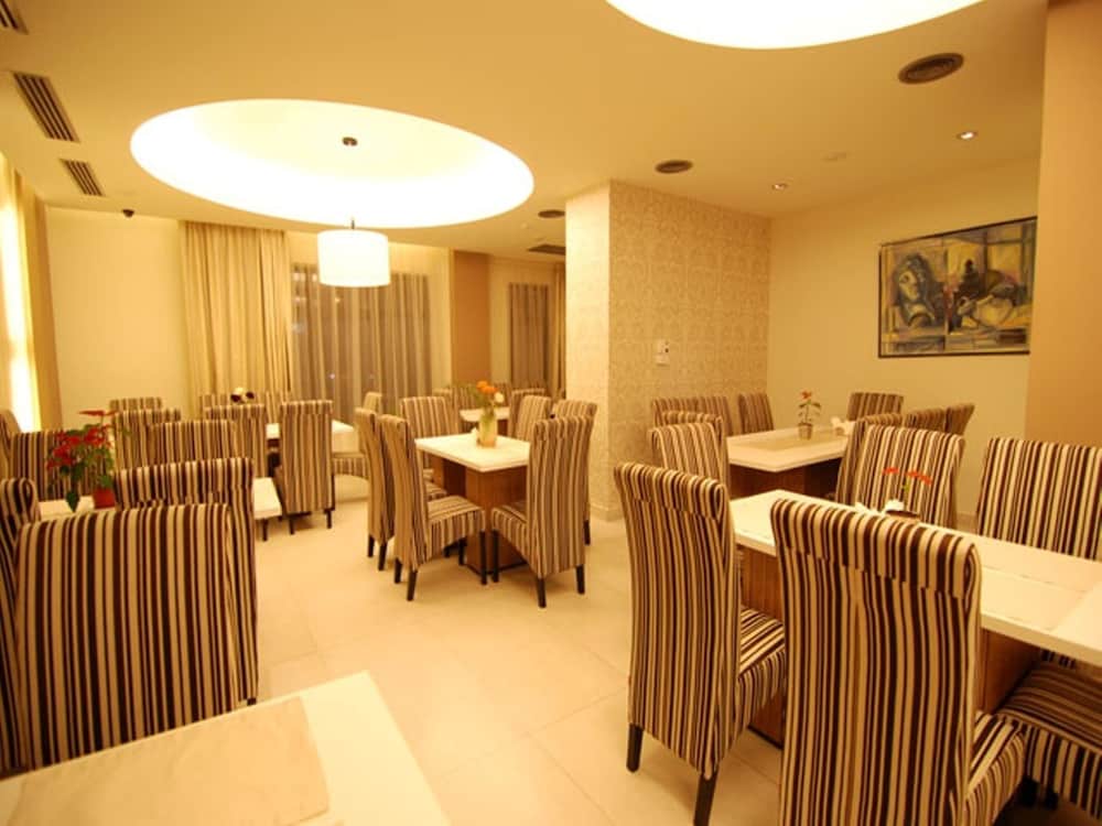 Hotel Ave Lux 23/25