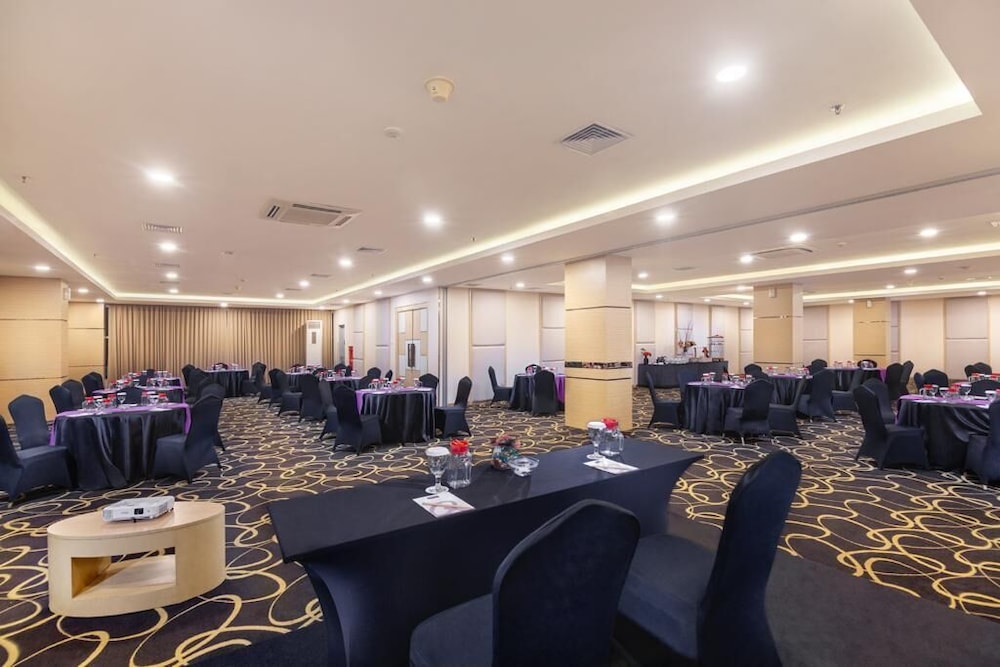 Quest Hotel Darmo Surabaya 48/52