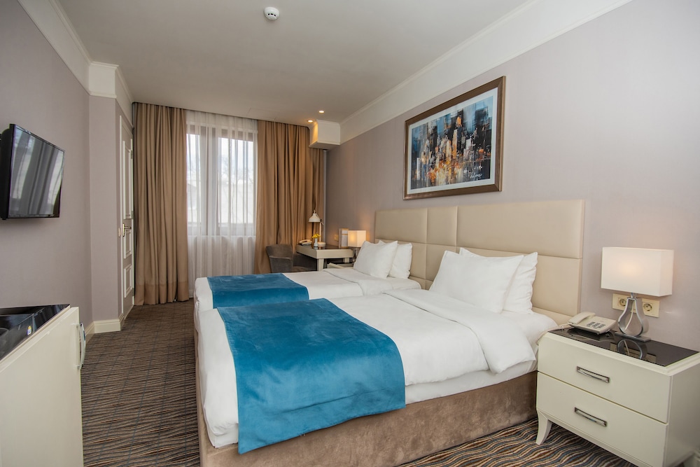 Classic Twin Room: