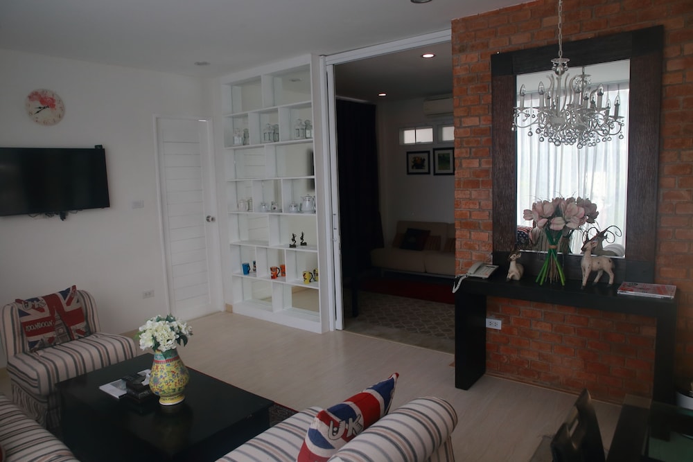Murraya Residence 57/79