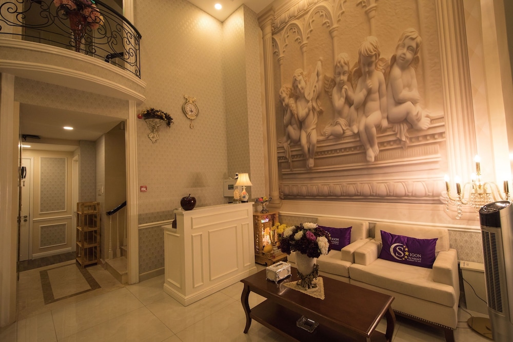 Saigon By Night Luxury Hotel 42/68