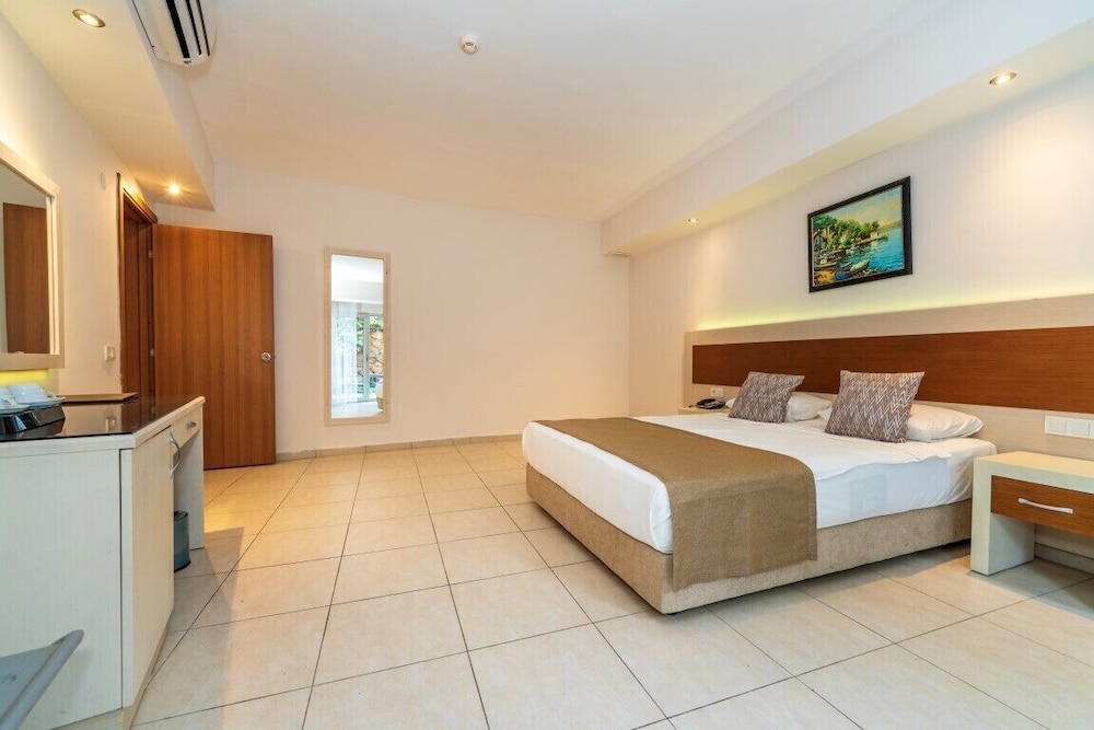 Montebello Resort 16/50