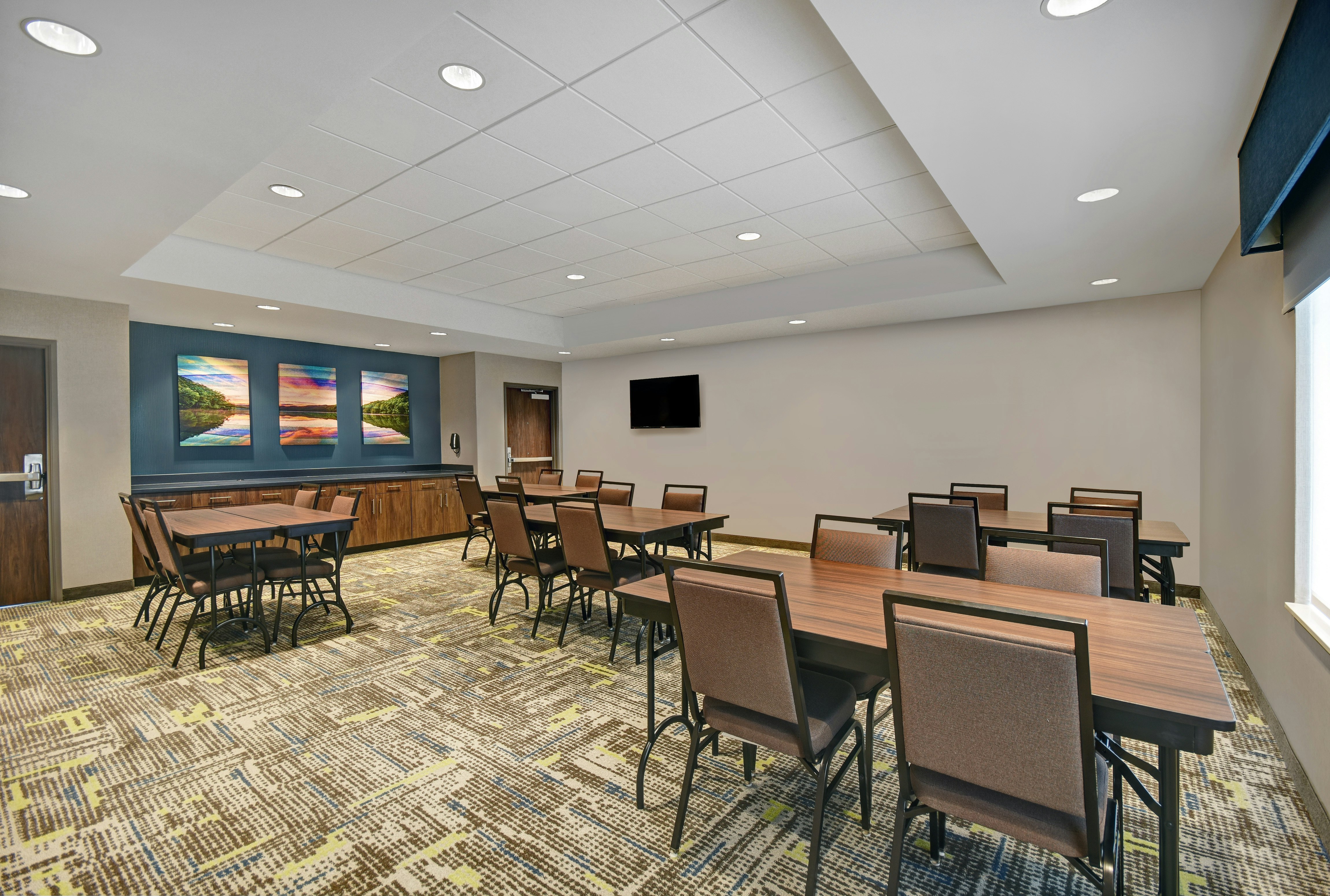 Hampton Inn Cave City 19/24
