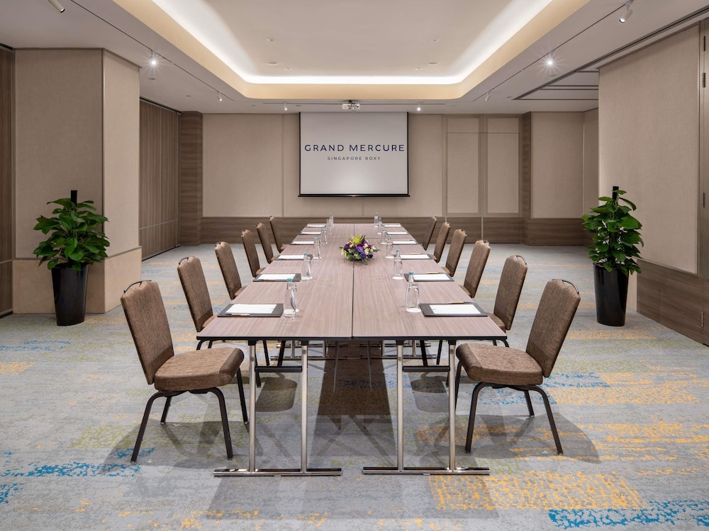 Grand Mercure Singapore Roxy 57/66