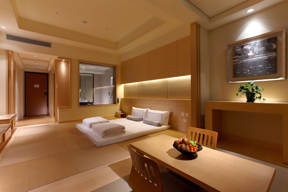 Evergreen Resort Hotel Jiaosi 30/70