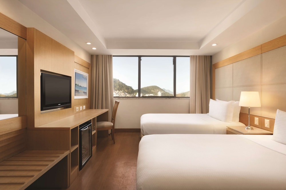 EXECUTIVE, TWIN BEDS, OCEAN VIEW, CLUB LOUNGE ACCESS