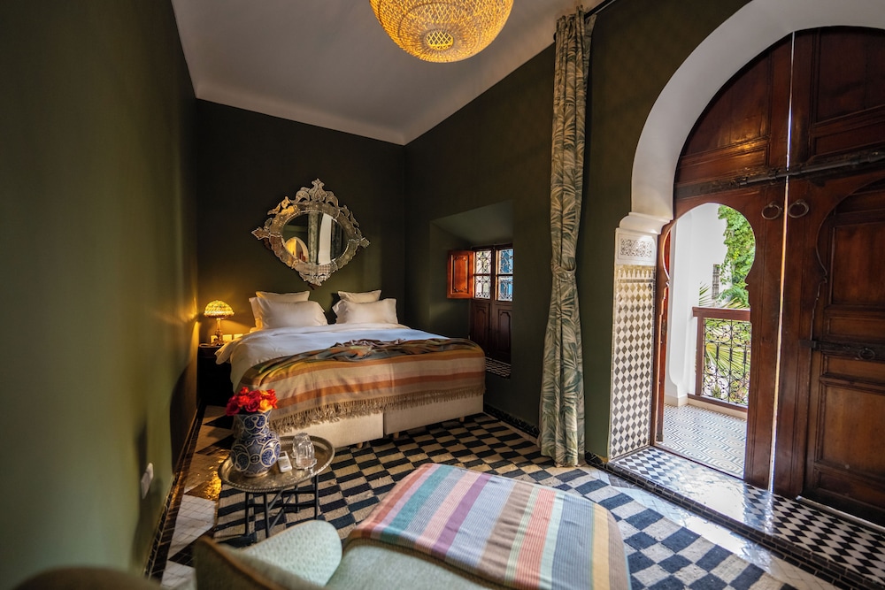 Riad Les Yeux Bleus 21/75