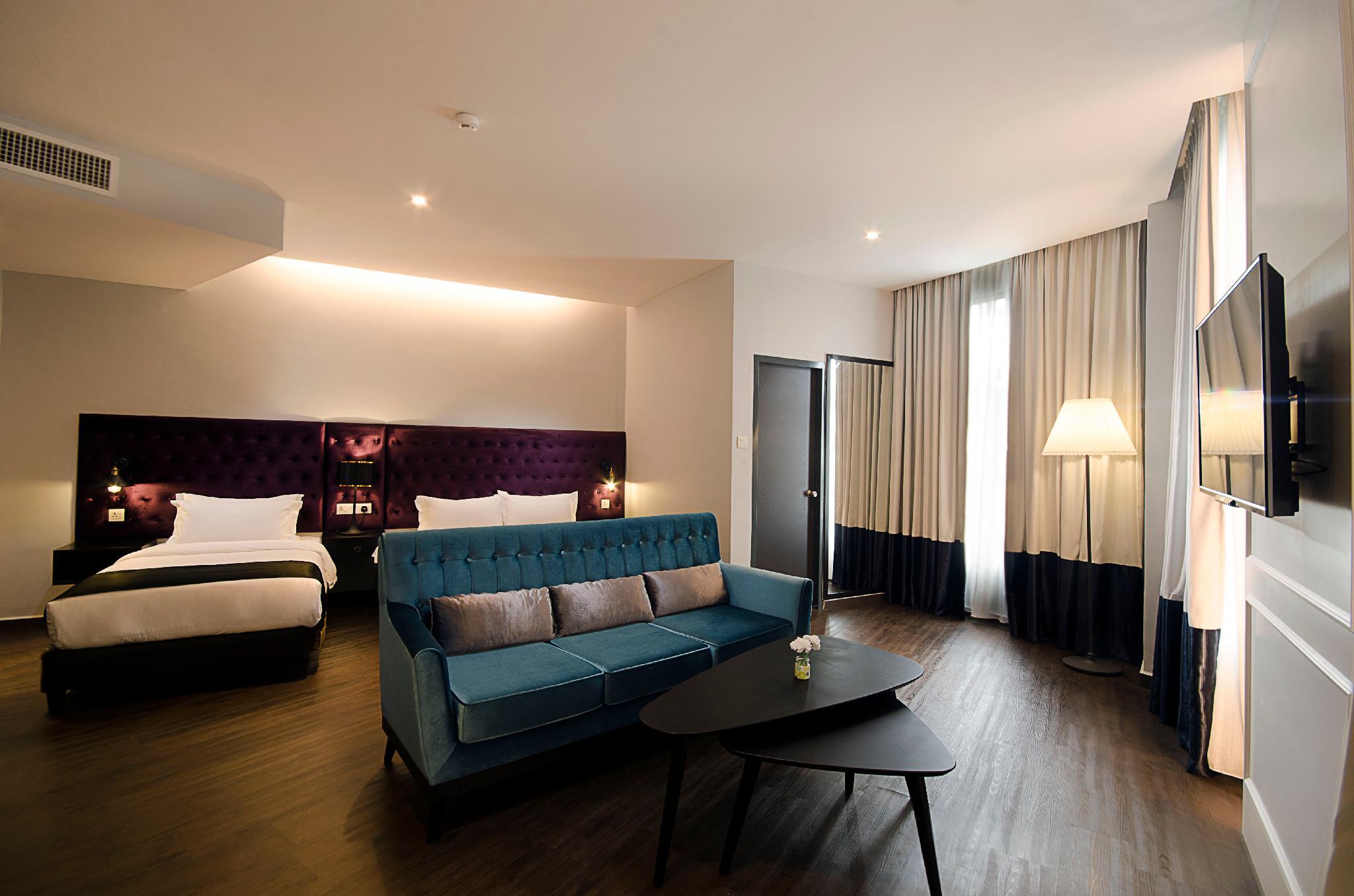 FAMILY, LIVING AREA