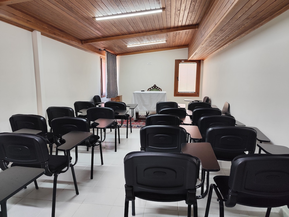 AVE MARIA HOTEL 50/65
