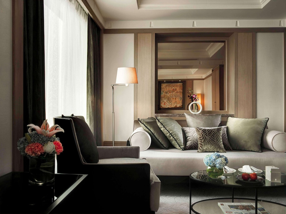 Banyan Tree Bangkok 51/71