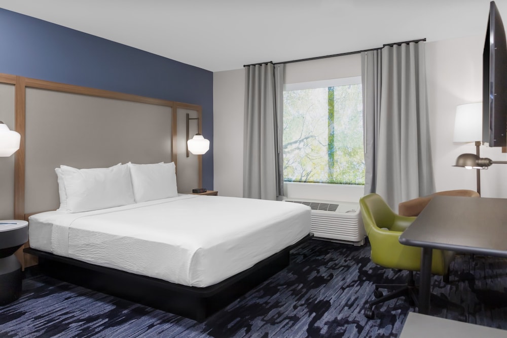 Standard, King Bed, Accessible