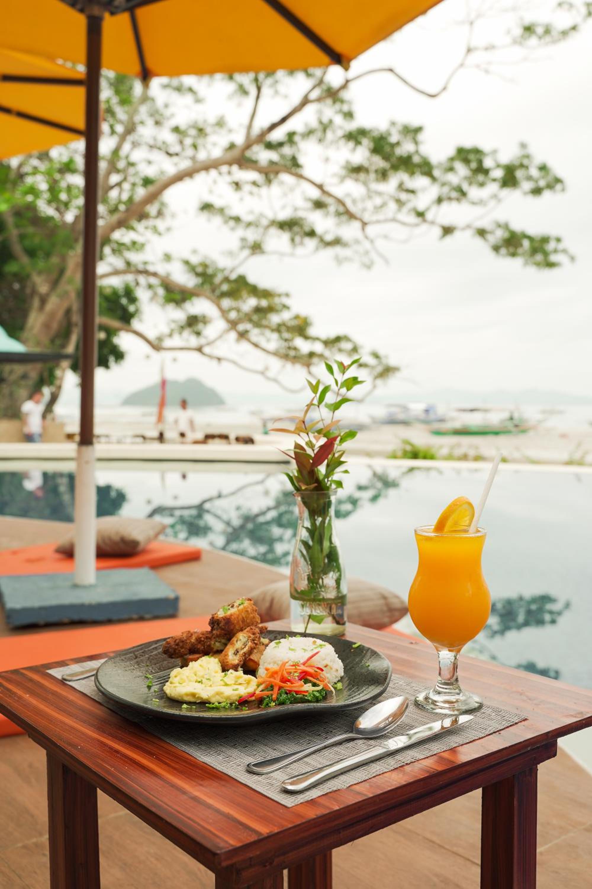 El Nido Greenwoods Beach Resort 36/50