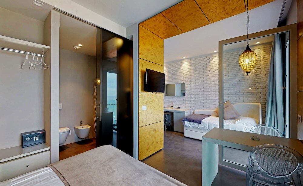 Bell Suite Hotel 30/35