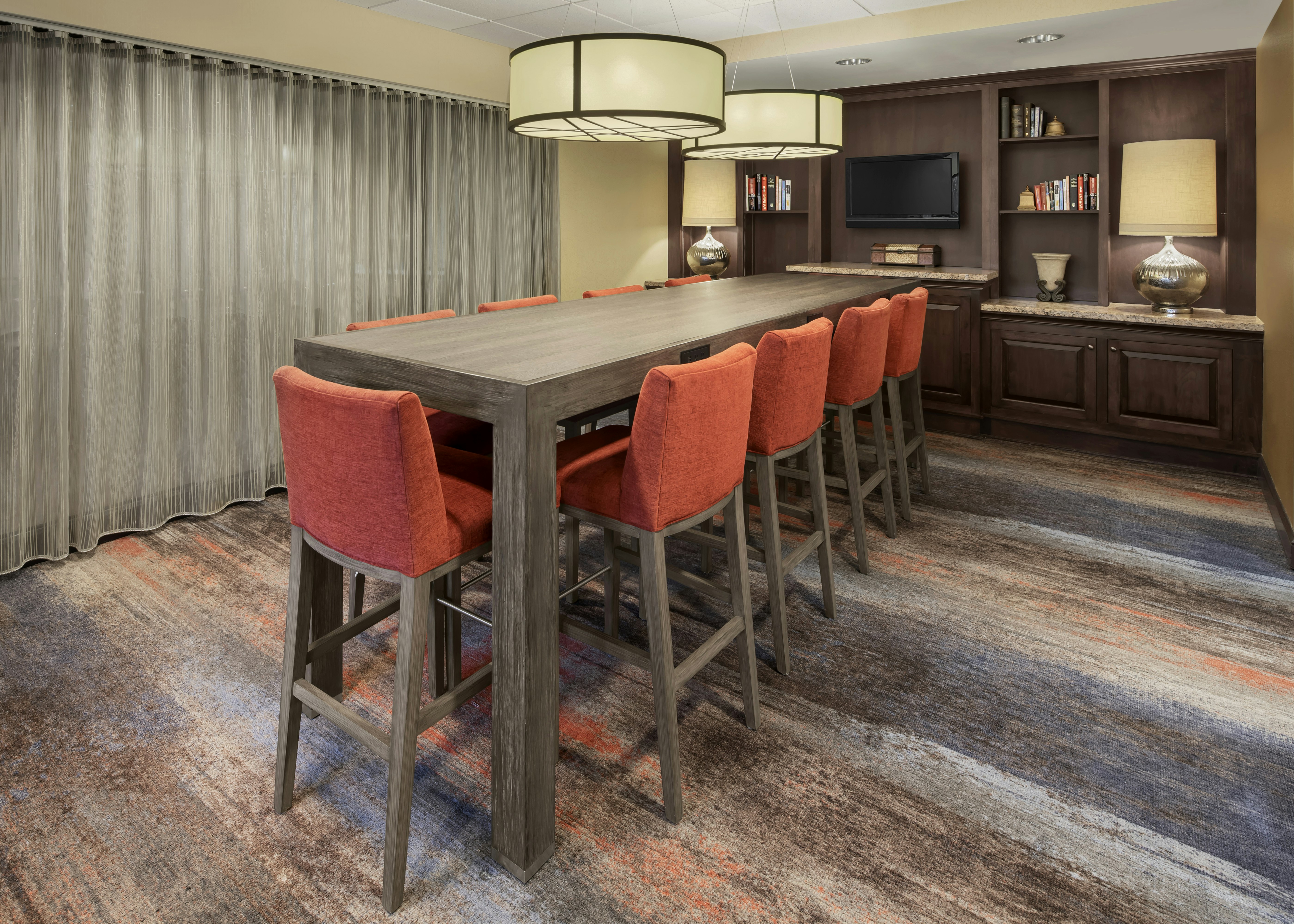 Hampton Inn & Suites Alexandria Old Town Area South 42/54