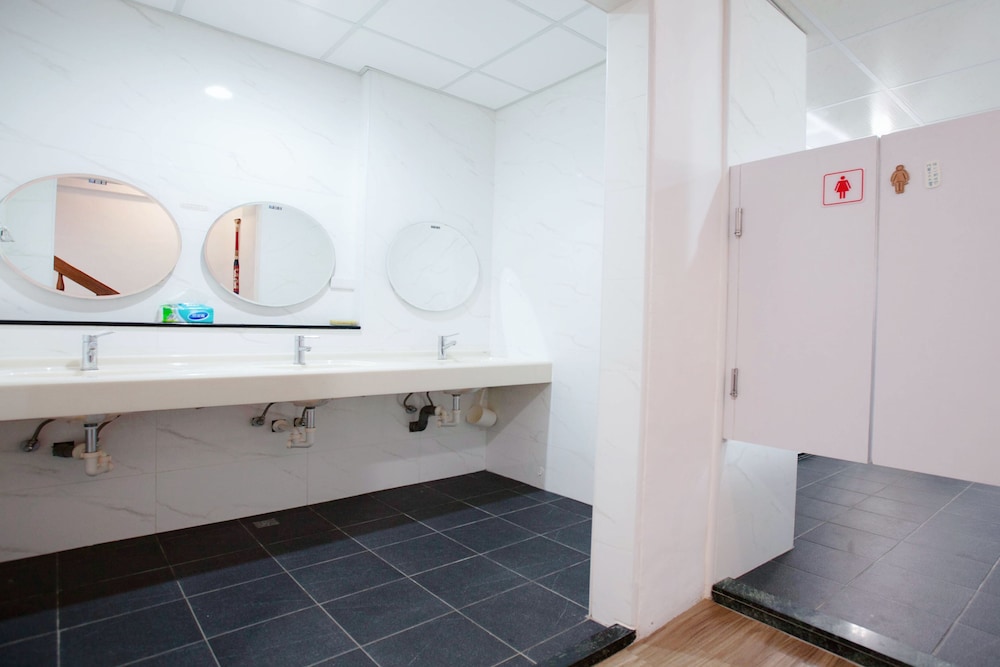 Chesdon Hostel 34/36