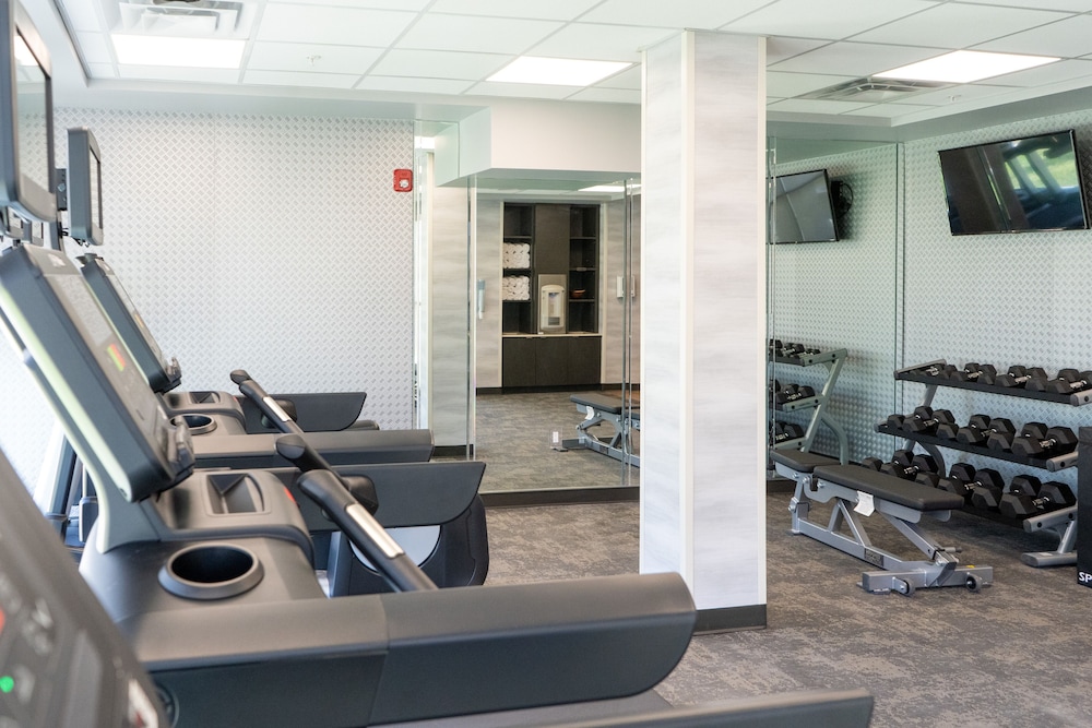 Fairfield Inn & Suites by Marriott Brooksville Suncoast Parkway 28/56