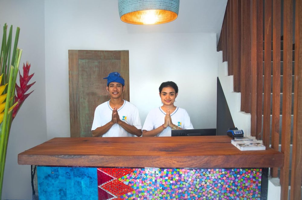 Hola Seminyak 5/50
