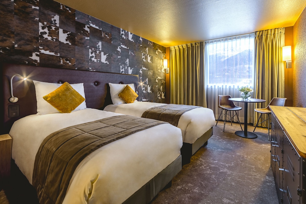 Big Sky Hotel 18/62