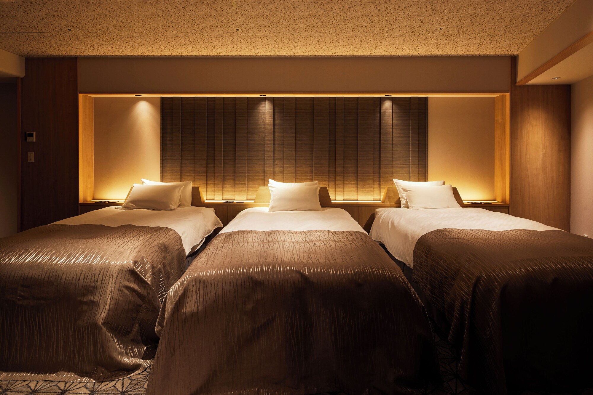 Universal, 3 Beds