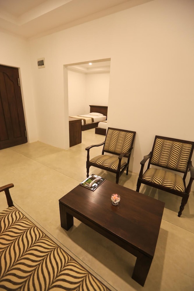 Rajarata Hotels 38/50