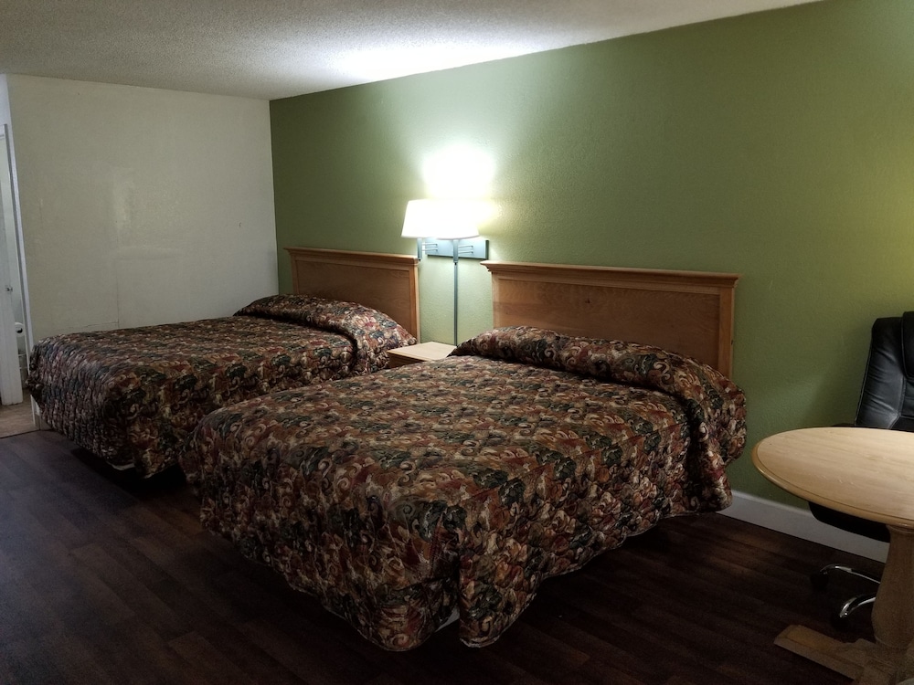 Econo Inn Ormond Beach (Ex Motel 6) 24/41