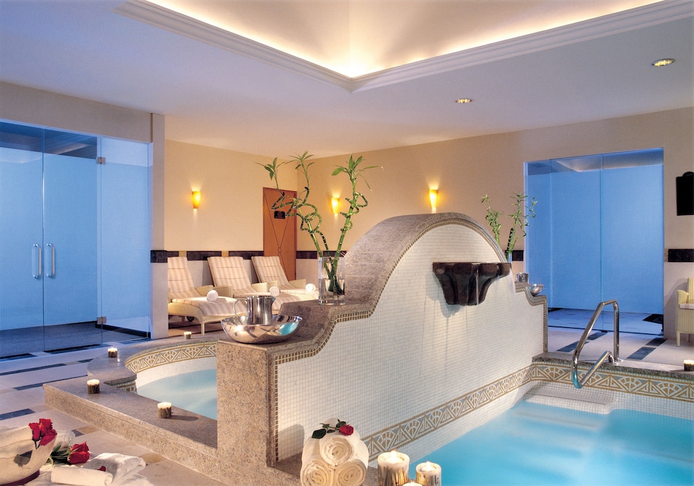 Marquis Sky Suites 16/33