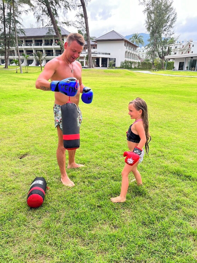 Amora Beach Resort Phuket 48/75
