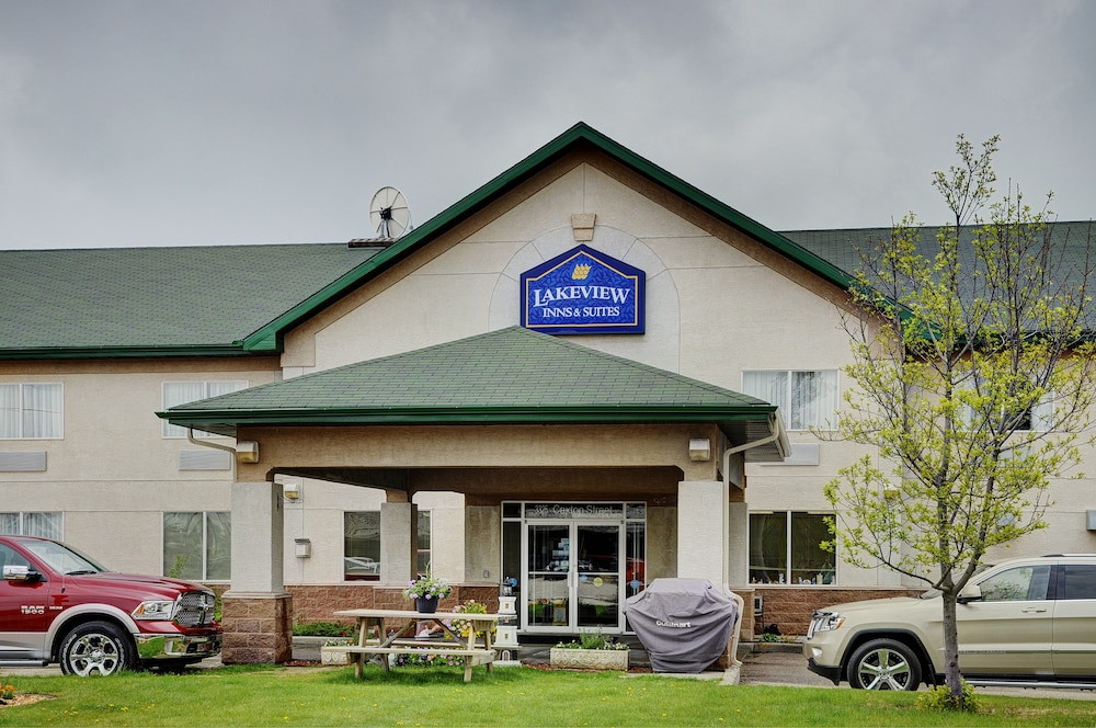 Days Inn by Wyndham Whitecourt 4/53
