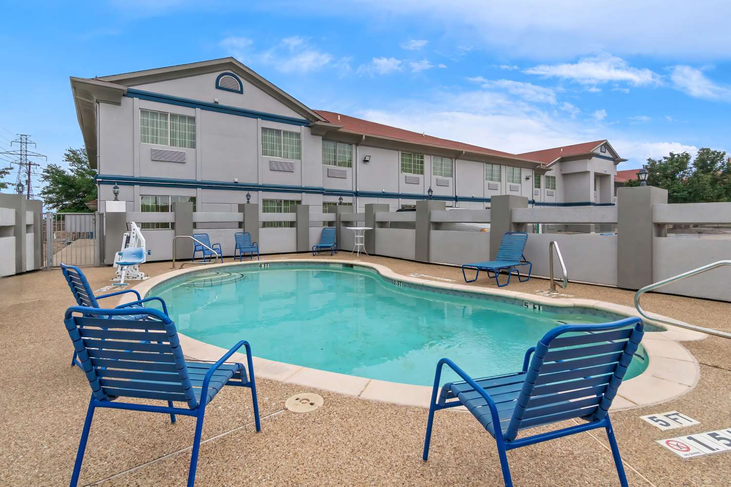 Surestay Plus Hotel By Best Western Benbrook Ft Worth 2/16