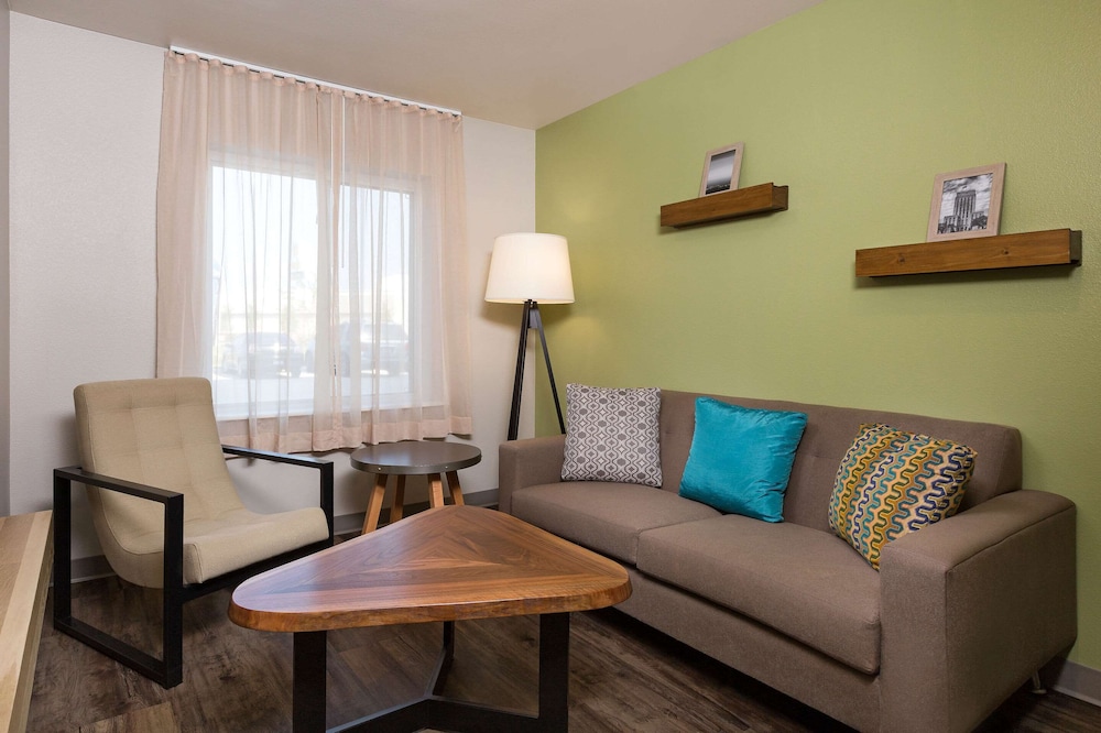 WoodSpring Suites West Des Moines 27/38