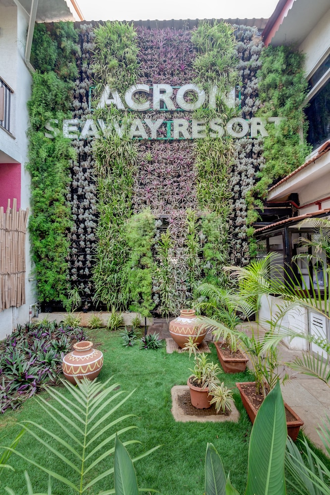 Acron Seaway Resort 10/62