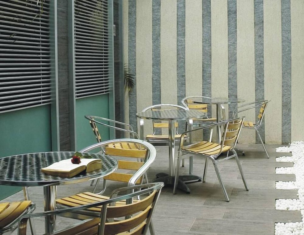 Regency Hotel 48/53