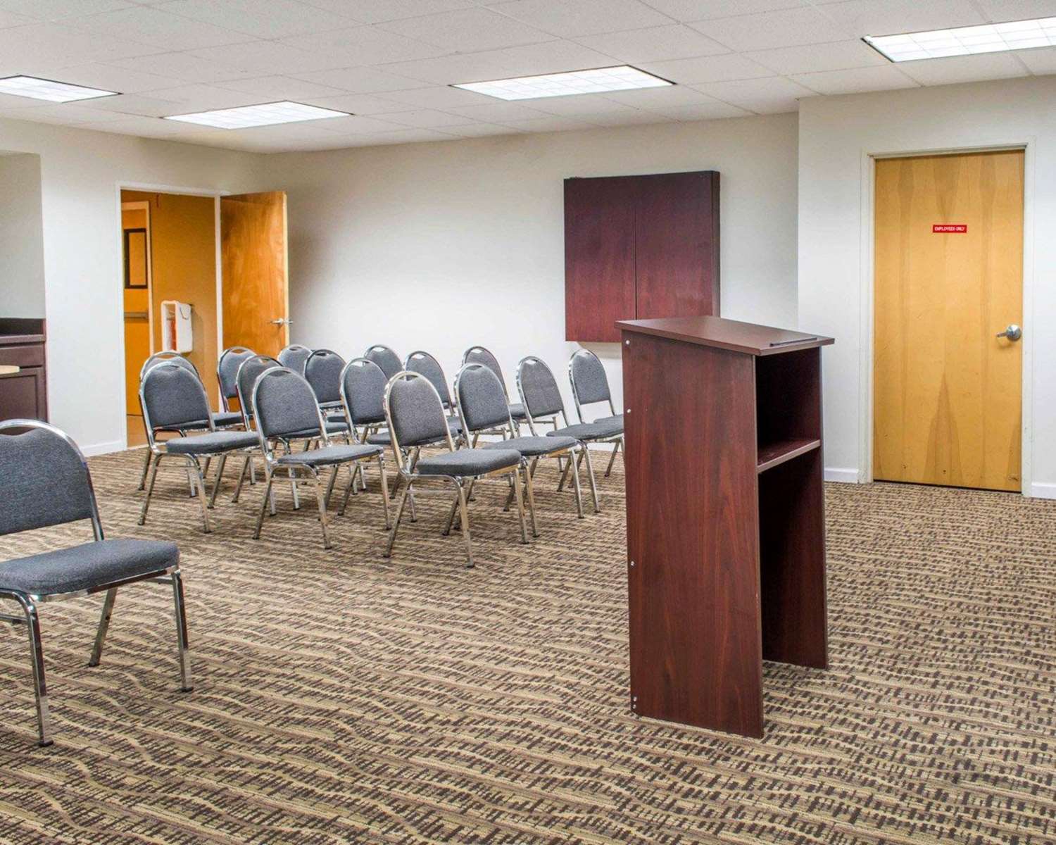Quality Suites Waldorf MD 12/13