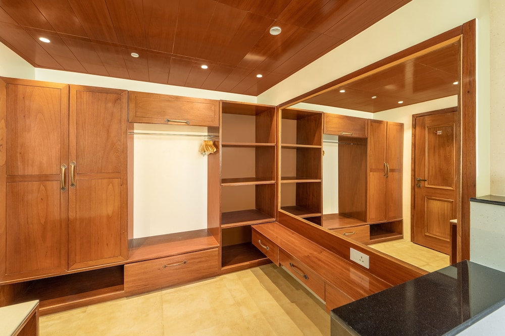 Shyama Sarovar Portico 38/64